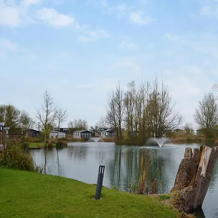 Lake بيت للعطل *